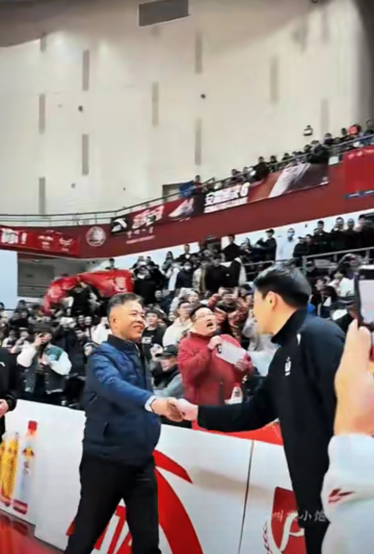 关于华山杯篮球赛即将开战，球迷热情高涨的信息